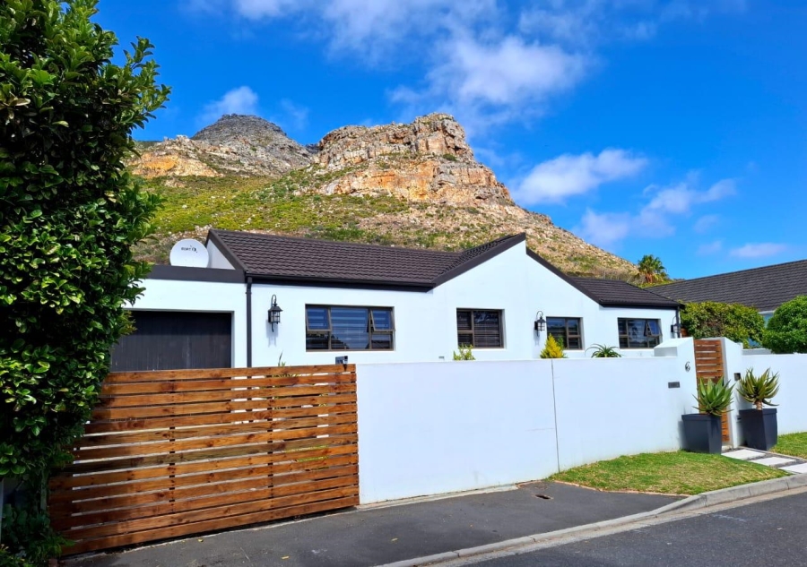 3 Bedroom Property for Sale in Lakeside Western Cape